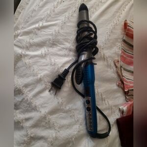 Conair turquoise curling iron